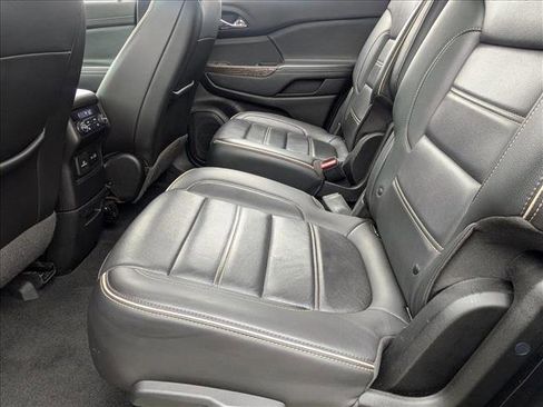 Used 2021 GMC Acadia Denali w/ Denali Technology Package image 18