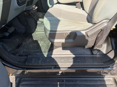 Used 2014 Ford F250 XL w/ Power Equipment Group AWD/4WD image 23