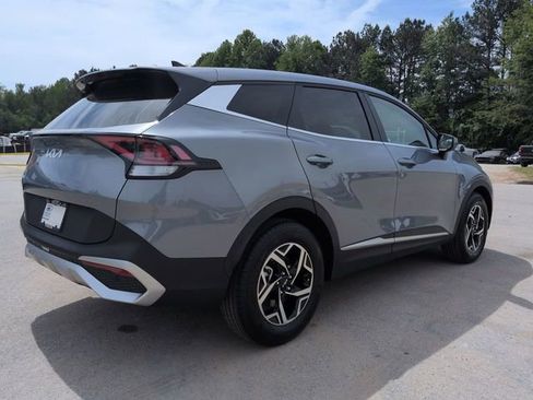 Used 2025 Kia Sportage LX image 4