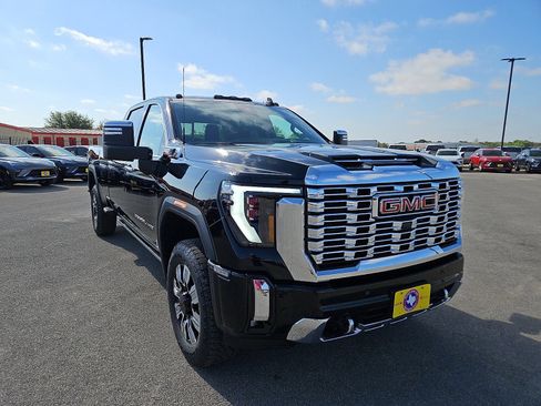 New 2026 GMC Sierra 3500 Denali w/ Denali Reserve Package image 7