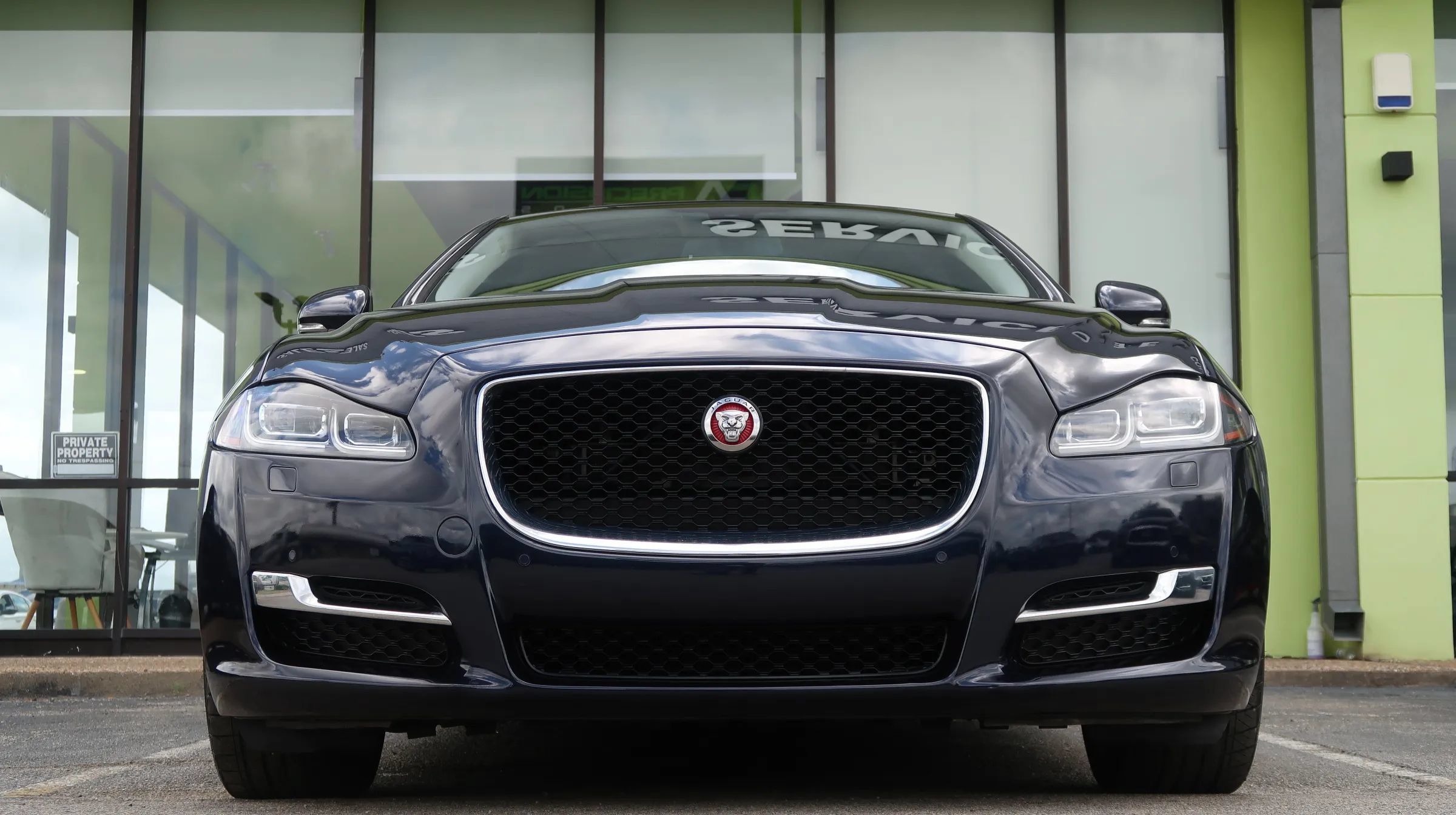 Used 2016 Jaguar XJ R-Sport RWD image 3