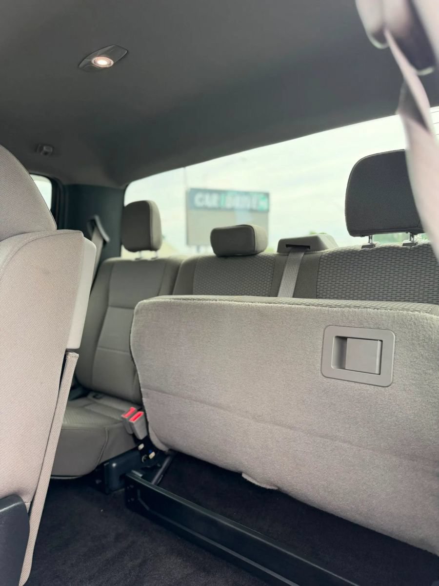 Used 2018 Ford F150 XLT w/ Equipment Group 302A Luxury AWD/4WD image 17