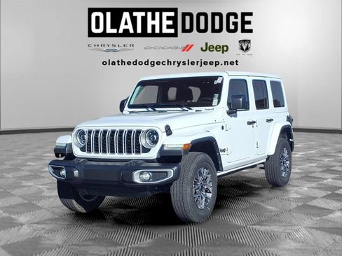 Used 2025 Jeep Wrangler Unlimited Sahara AWD/4WD image 1