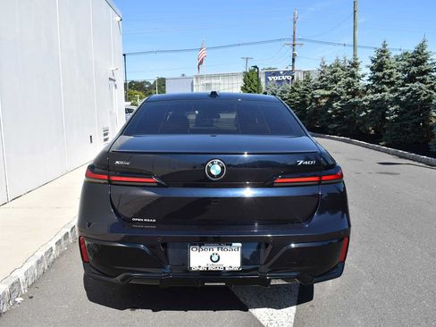 Used 2024 BMW 740i xDrive AWD/4WD image 6