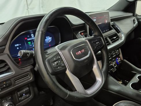 Used 2023 GMC Yukon SLT w/ SLT Premium Package AWD/4WD image 9