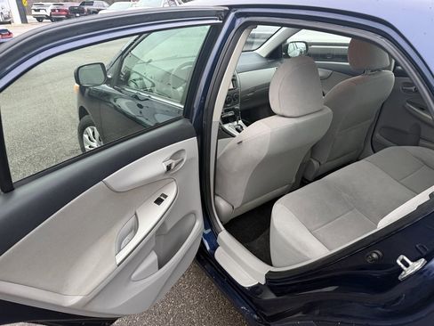 Used 2013 Toyota Corolla image 25