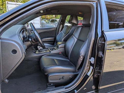 Used 2018 Dodge Charger R/T image 16