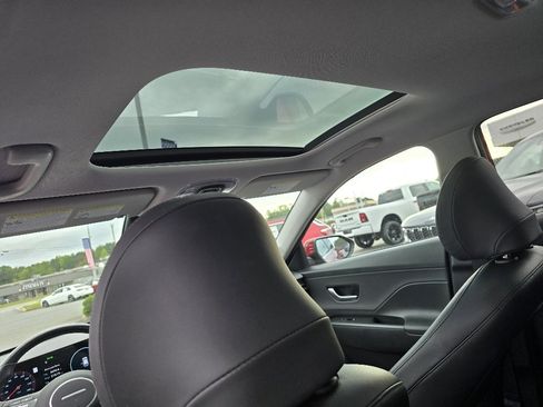 Used 2024 Hyundai Kona Limited image 7