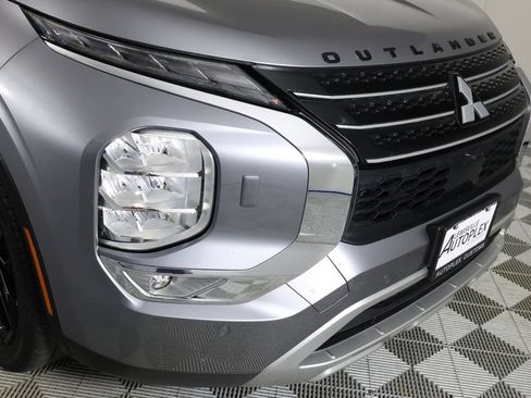 Used 2024 Mitsubishi Outlander SE AWD/4WD image 42