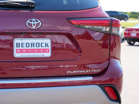 Used 2022 Toyota Highlander Platinum AWD/4WD image 10
