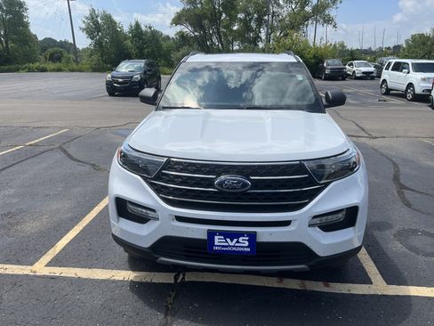 Used 2020 Ford Explorer XLT w/ Equipment Group 202A AWD/4WD image 2