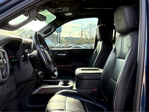 Used 2020 Chevrolet Silverado 1500 High Country w/ Technology Package image 17