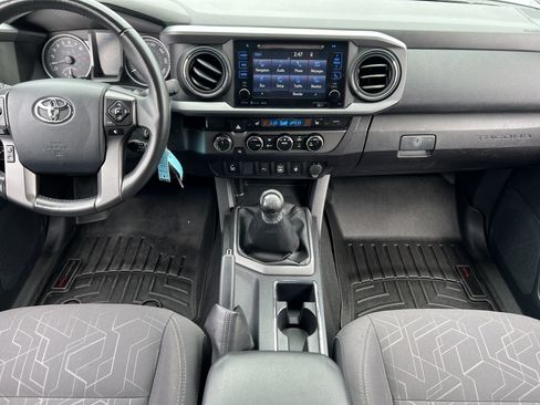 Used 2017 Toyota Tacoma TRD Sport w/ Premium & Technology Package AWD/4WD image 35