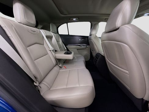 Used 2021 Cadillac XT4 Luxury w/ Cold Weather Package FWD image 27