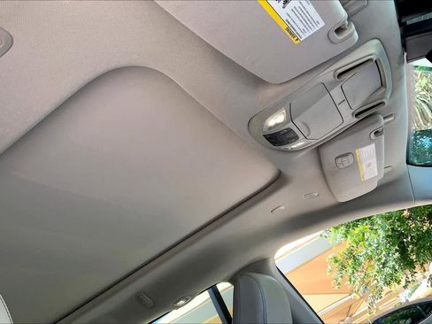 Used 2020 Chrysler Pacifica Limited FWD image 14