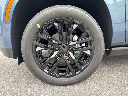 New 2026 GMC Yukon Denali w/ Sun & Power Step Package image 12