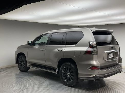 Used 2023 Lexus GX 460 Premium w/ Accessory Package AWD/4WD image 4