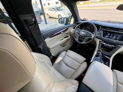 Used 2017 Cadillac XT5 Luxury w/ Driver Awareness Package AWD/4WD image 24