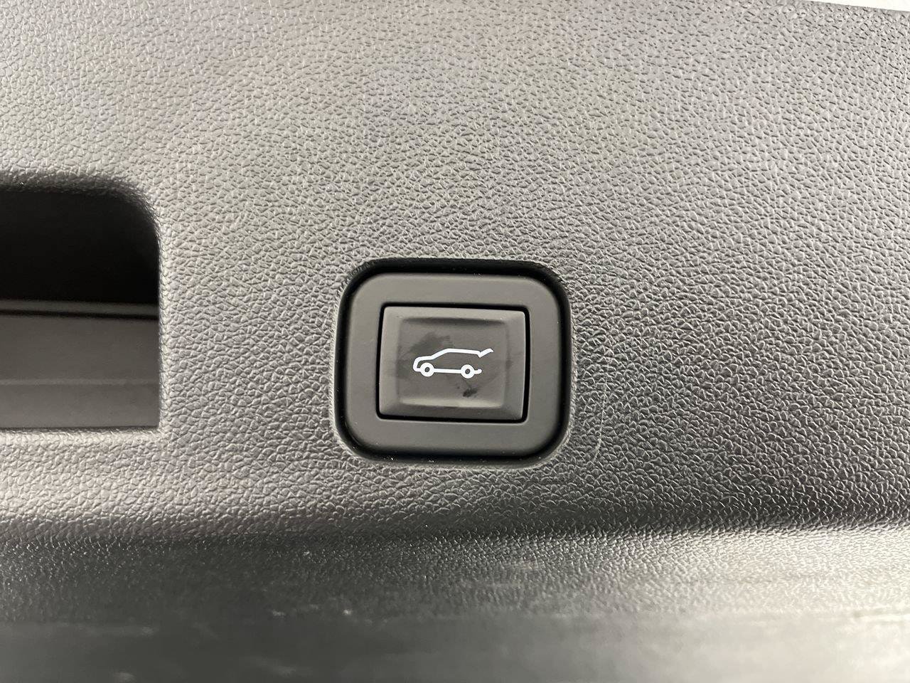 Certified 2026 GMC Acadia Elevation w/ Elevation Premium Package AWD/4WD image 5
