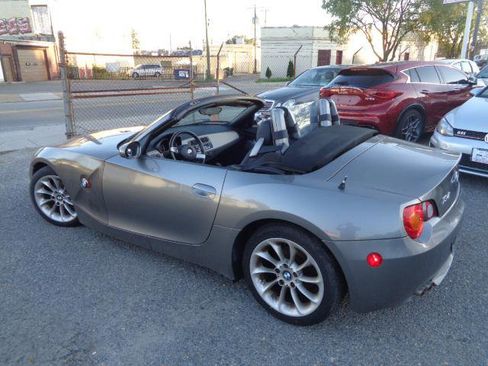 Used 2003 BMW Z4 2.5i image 5