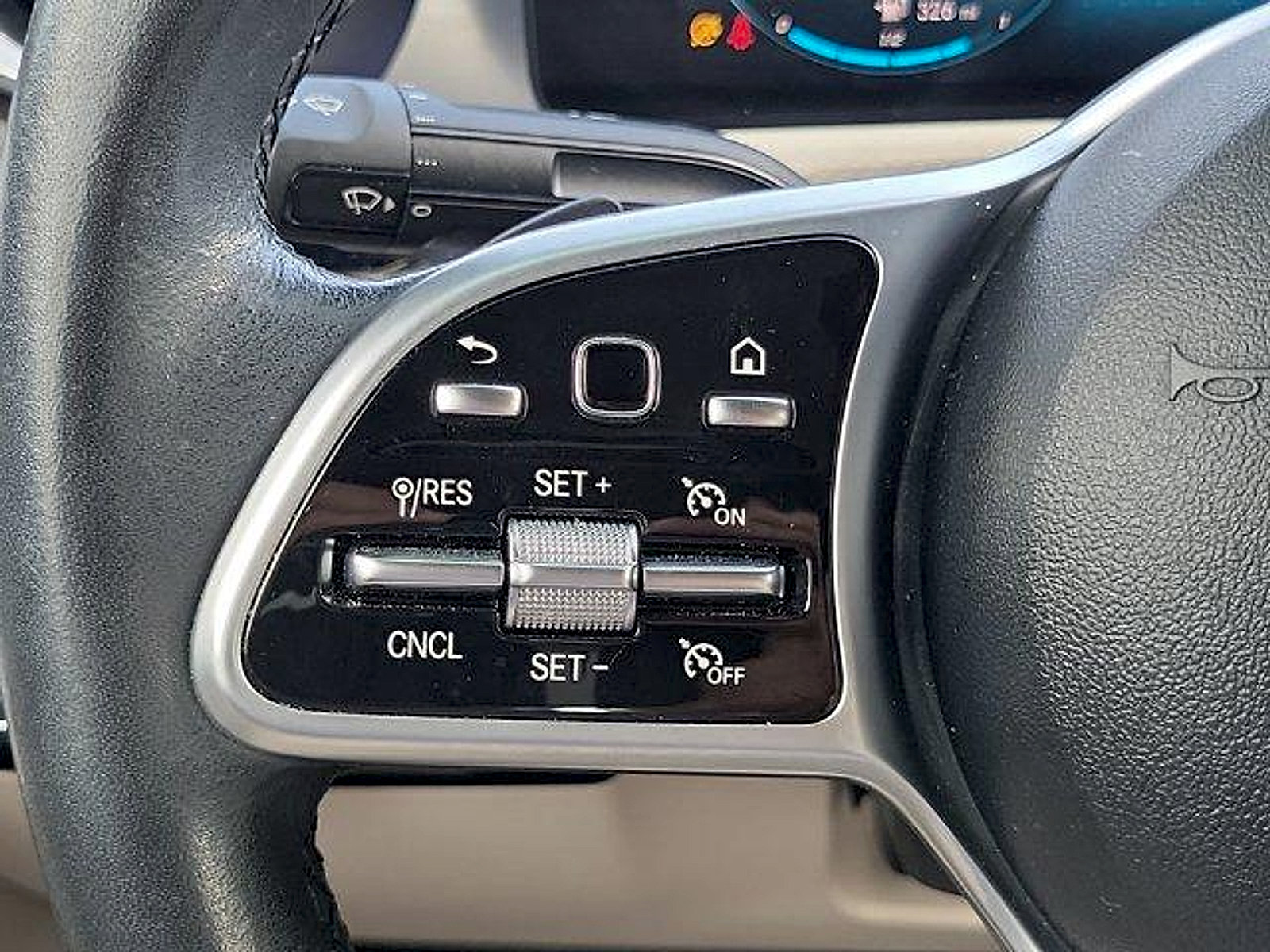 Used 2022 Mercedes-Benz CLA 250 image 28