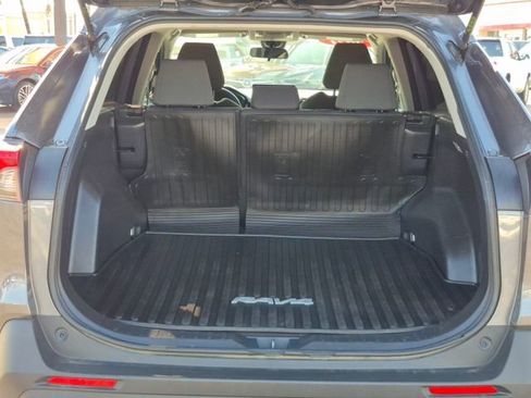 Used 2021 Toyota RAV4 XLE w/ Carpet Mat Package (TMS) AWD/4WD image 6