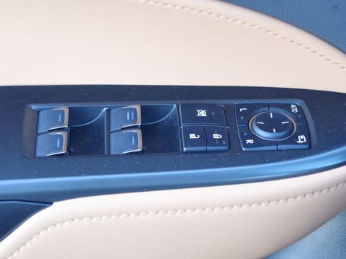 Used 2025 Lexus NX 250 FWD w/ Towing Package (2000 Lbs) image 14