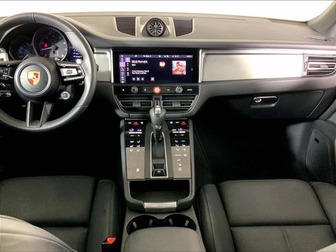 Used 2026 Porsche Macan AWD/4WD image 14