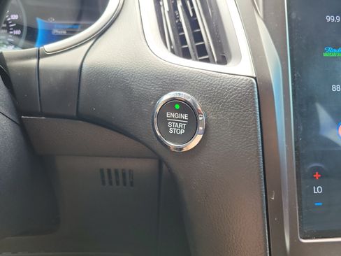 Used 2021 Ford Edge SE FWD image 29