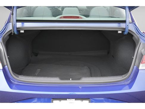 Certified 2023 Hyundai Elantra Blue FWD image 11