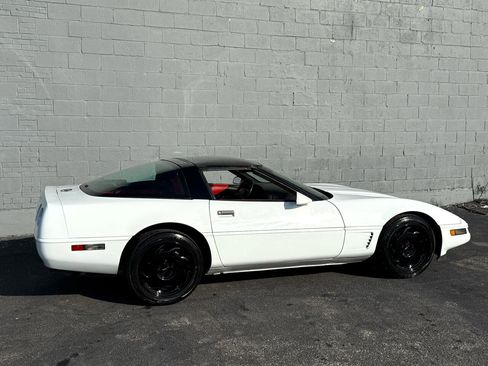 Used 1996 Chevrolet Corvette Coupe image 16