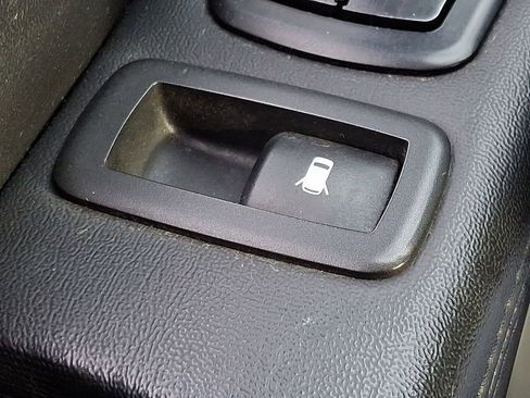 Used 2016 Dodge Grand Caravan SXT image 23