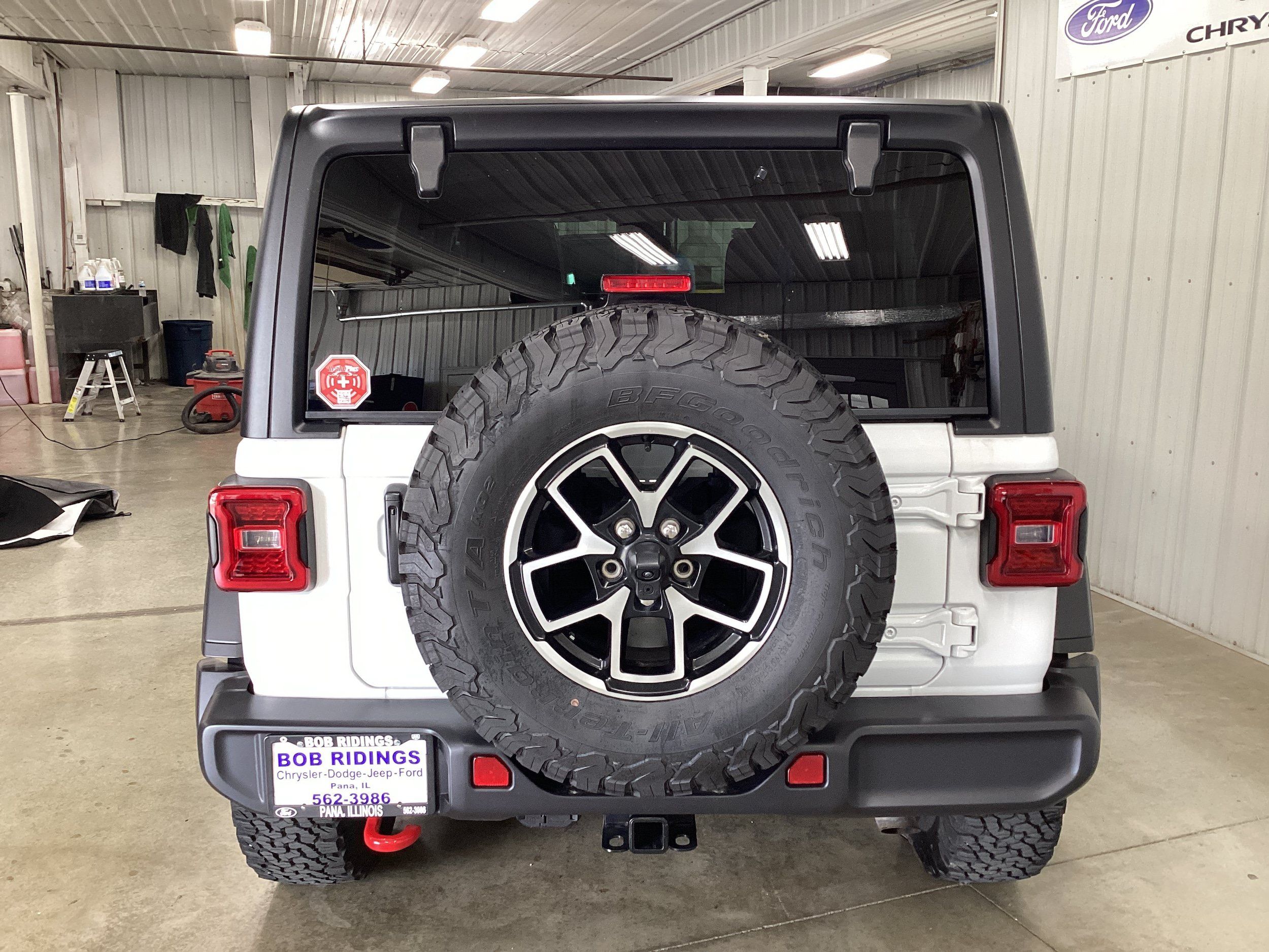 Used 2025 Jeep Wrangler Unlimited Rubicon w/ Convenience Group AWD/4WD image 4