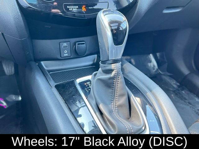 Used 2017 Nissan Rogue SV AWD/4WD image 23