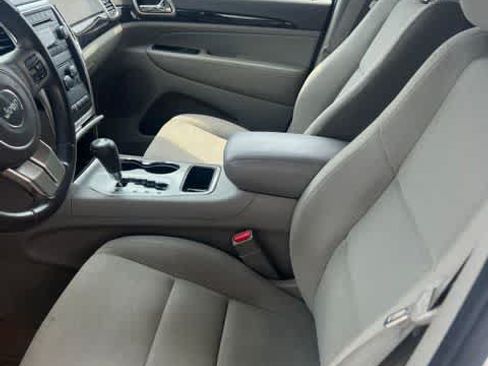 Used 2013 Jeep Grand Cherokee Laredo AWD/4WD image 7
