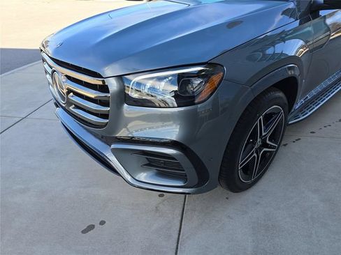 Used 2026 Mercedes-Benz GLS 450 4MATIC image 10