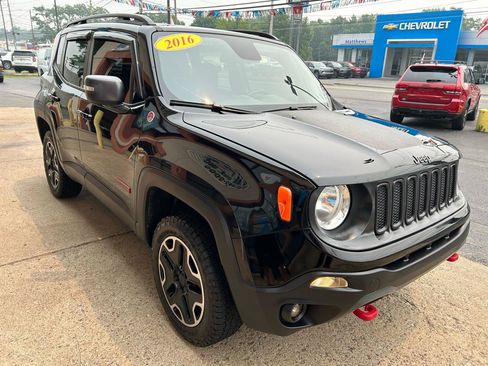 Used 2016 Jeep Renegade Trailhawk w/ Cold Weather Group AWD/4WD image 8