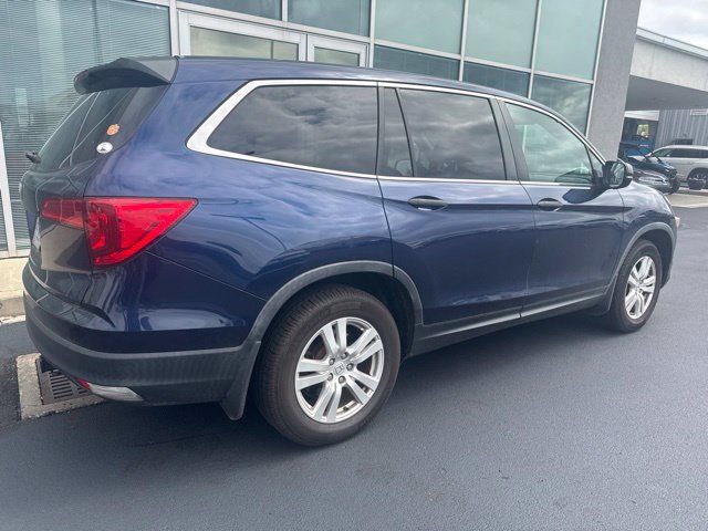 Used 2017 Honda Pilot LX image 5
