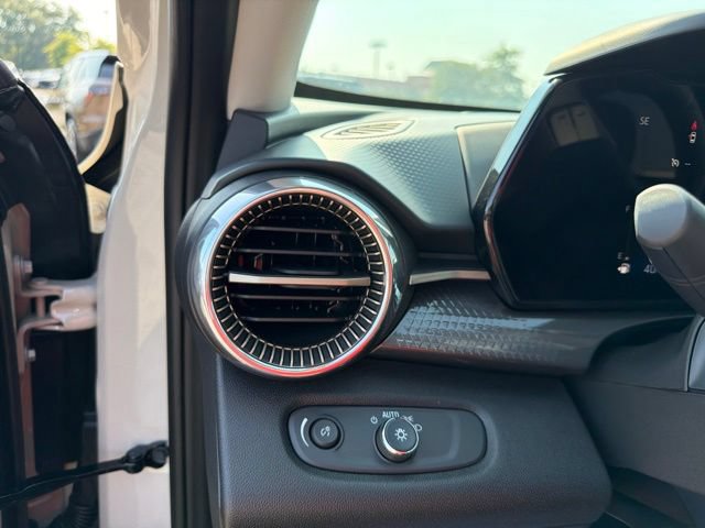 New 2026 Chevrolet Trax ACTIV FWD image 23