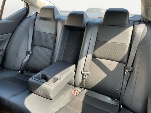 Used 2024 Nissan Altima 2.5 SR image 9