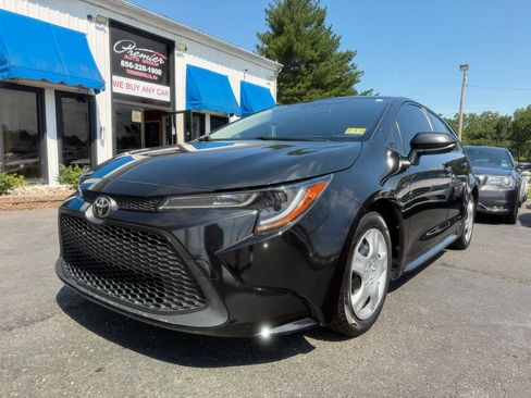 Used 2020 Toyota Corolla LE FWD image 1
