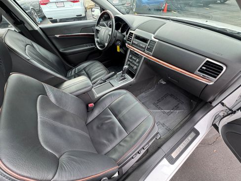 Used 2011 Lincoln MKZ image 25