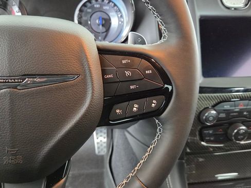 Used 2023 Chrysler 300 C image 17