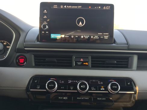 Certified 2025 Honda Pilot Touring image 32