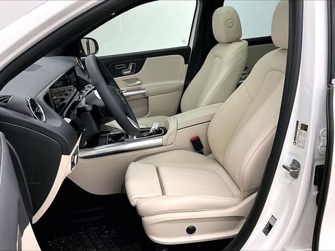 New 2026 Mercedes-Benz GLA 250 4MATIC image 9
