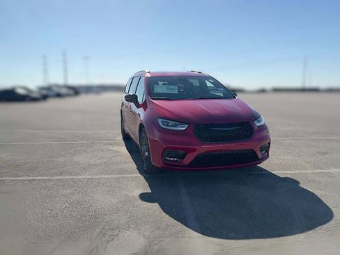 New 2026 Chrysler Pacifica Select image 17