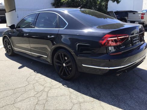 Used 2017 Volkswagen Passat 1.8T R-Line FWD image 3