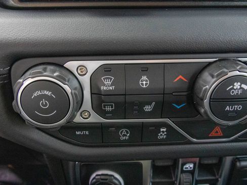 New 2027 Jeep Wrangler Unlimited Sahara AWD/4WD image 19