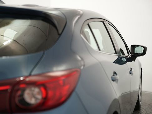 Used 2017 MAZDA MAZDA3 Grand Touring image 57