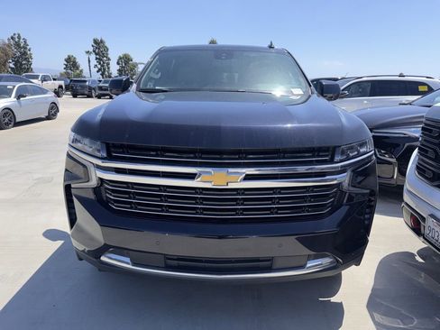 Used 2023 Chevrolet Suburban LT image 1